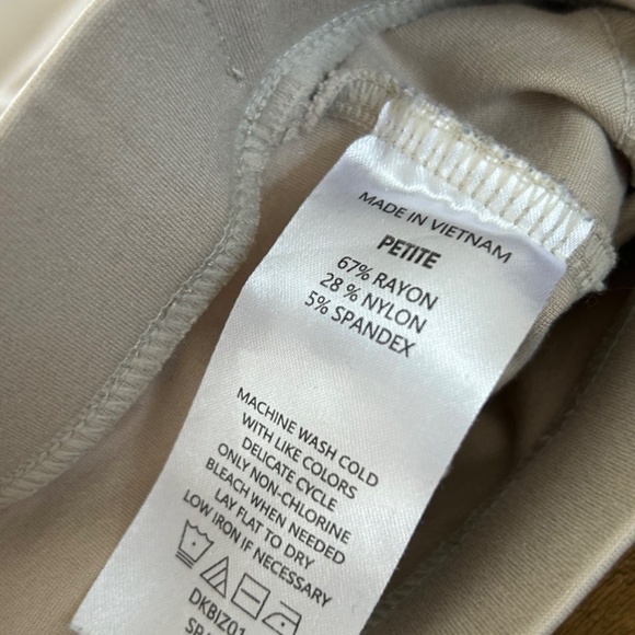 Quince, Size M petite, ponte pants - Picture 5 of 6